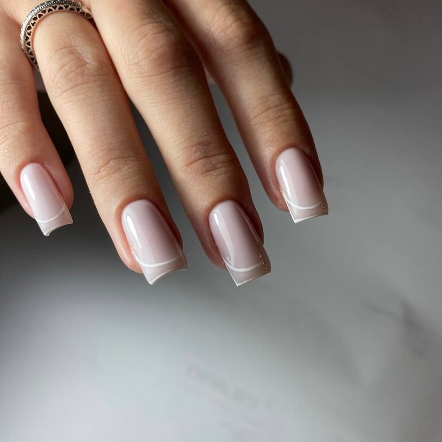 Класичний френч, квадратна форма — манікюр AM NAIL Київ
